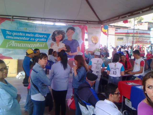 epp_osuna's tweet photo. MegaOperativoAlimentario Pq. OSUNA RODRIGUEZ, Llevando Alimentacion Justa al Pueblo. #CLAPS #UBCH #EPP #EMAPOR @JEHYSONGUZMAN https://t.co/Lb0RTObv6D