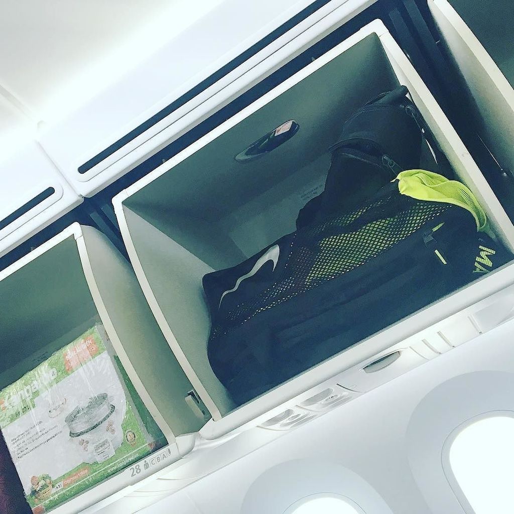 cheeseburglar's tweet photo. Ohmigosh private overhead storage compartment for my instruments this is amazing. All the times I've had some tuve… https://t.co/xhT9aBKYb4 https://t.co/s3aeRANSae