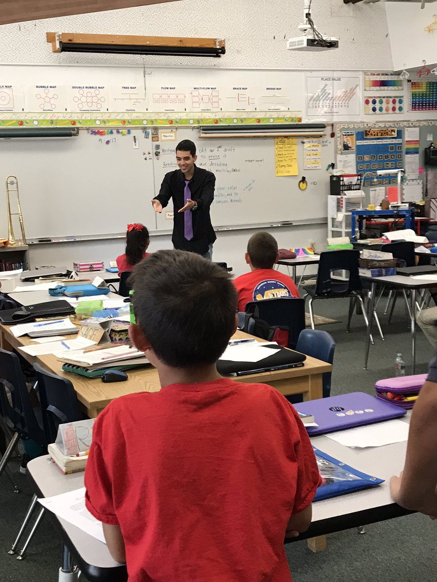 jcardenasteach's tweet photo. OUSD VAPA instruction was in full swing today! 👏🏻 #OUSDlearns #ousdvapa #band #orchestra #visualart #theatre @McPhersonMagnet (3/4) https://t.co/Lc9tAJLXYO