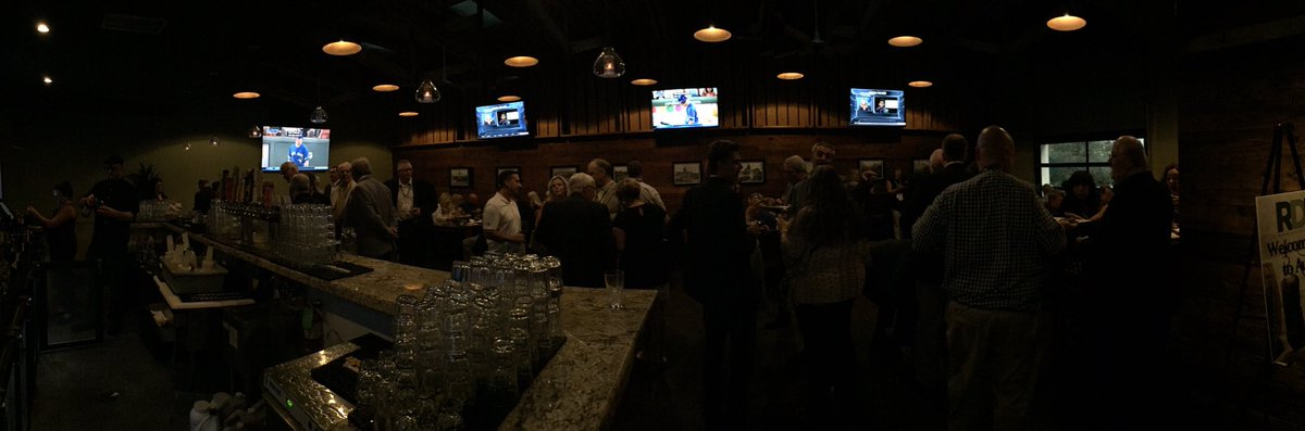 txbroadcasters's tweet photo. So good to spend time with #broadcasters for all over the world at #RadioShow2017 #radioshowweb https://t.co/eNmJC6qlbh