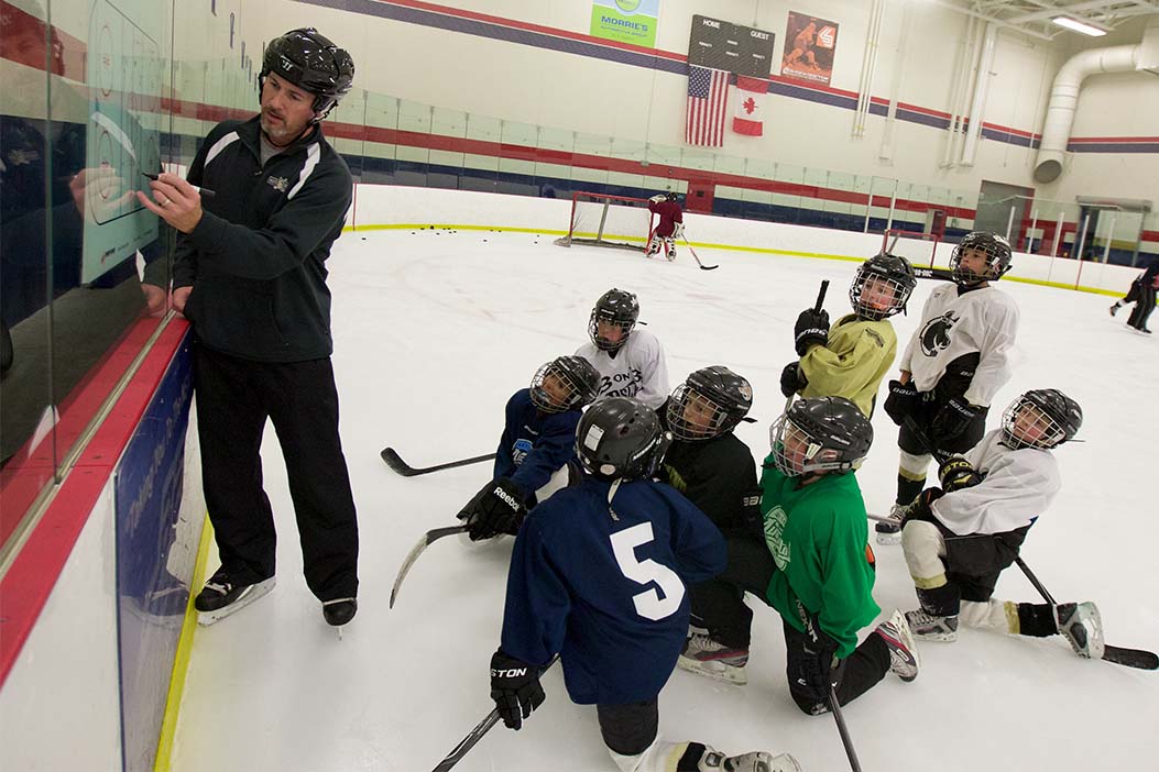 Need to attain Level 4 CEP this year to coach? <a href="/USAHockeyMN/">USA Hockey MN</a> &amp;@mystateofhockey are hosting a clinic Sept. 22-23: ow.ly/hNpW30eLg3r