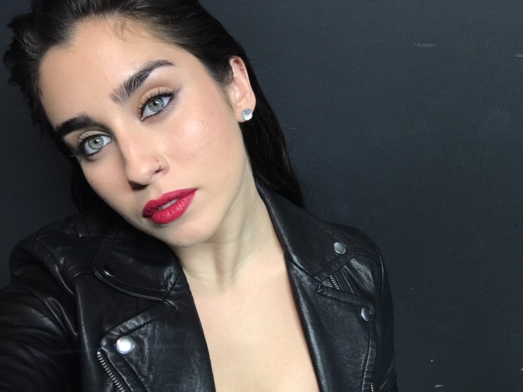 annes_official's tweet photo. göttin! 😍
@LaurenJauregui https://t.co/G4R7IhTfUE
