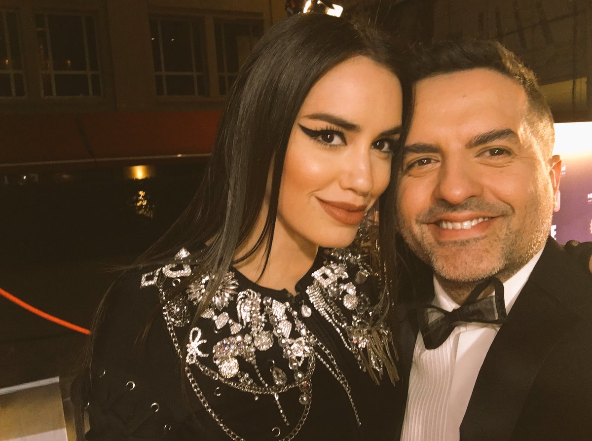AngeldebritoOk's tweet photo. Con @laliespos en #Los20deE @EonlineLatino https://t.co/YJTxB54aKJ