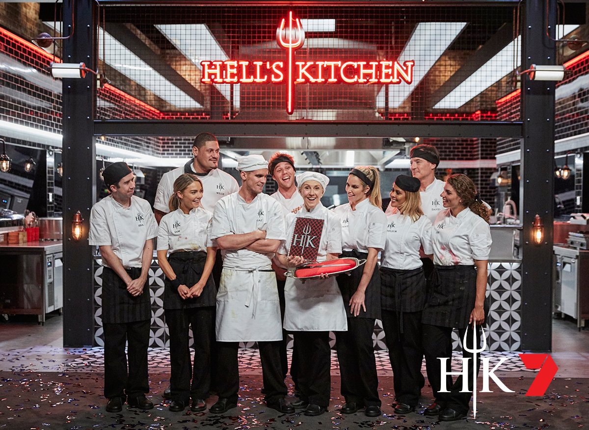 Look at this awesome bunch! 📸#HellsKitchenOn7