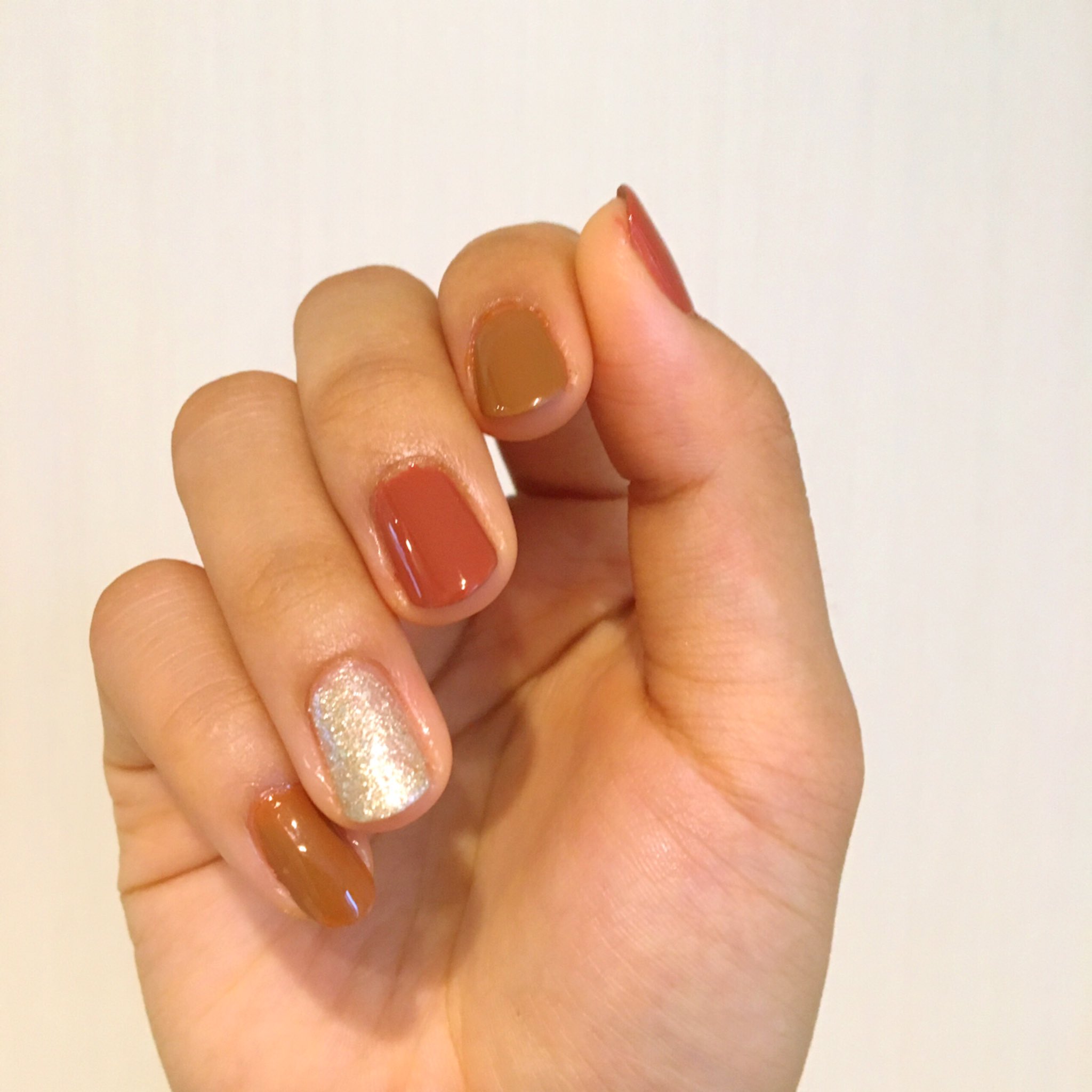 O Xrhsths ぽん Sto Twitter ネイルホリックbr311とbr319を使った秋仕様ネイル やっぱりこの２色すごく可愛い セルフ ネイル イエベ秋