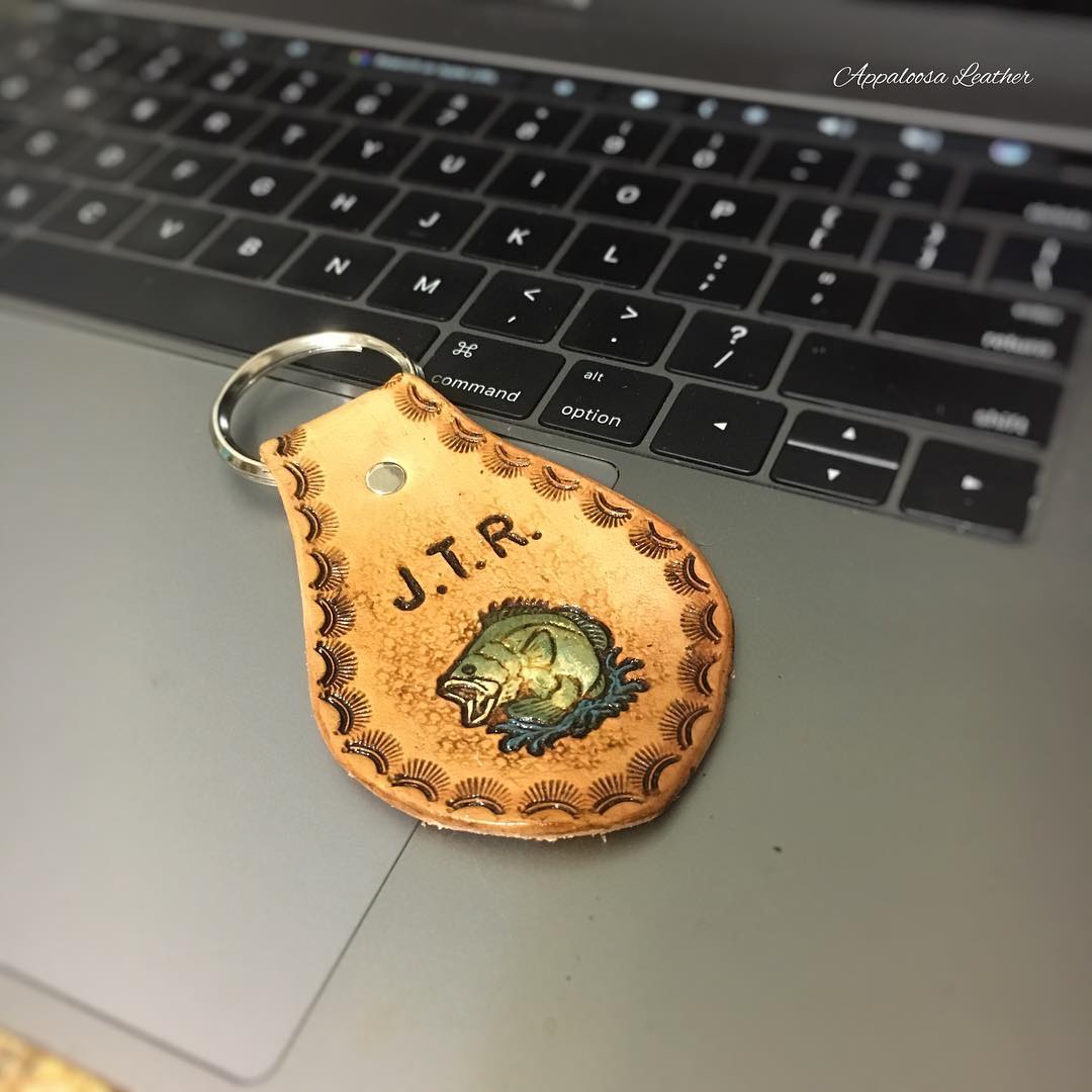 AppaloosaL's tweet photo. Custom leather bass keychain.
#fishing #fishingthings #fisherman #fisherwoman
#bassfishing #bassfishin #largemouthbass #fishinglife https://t.co/bjY894olve
