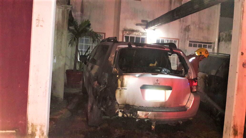 CriticaRevista's tweet photo. Crimen organizado balea vivienda y quema dos vehículos en su interior
Leer nota: https://t.co/sSiBCdjBwF https://t.co/Y9Q9c7qfAW