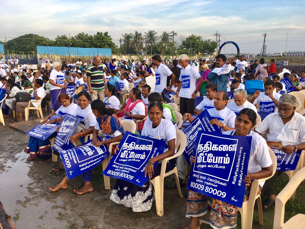 ishafoundation's tweet photo. The venue for the #RallyForKaveri event in Trichy is waterlogged but that doesn't deter enthusiastic RfR supporters. https://t.co/wjeQRtKIY1