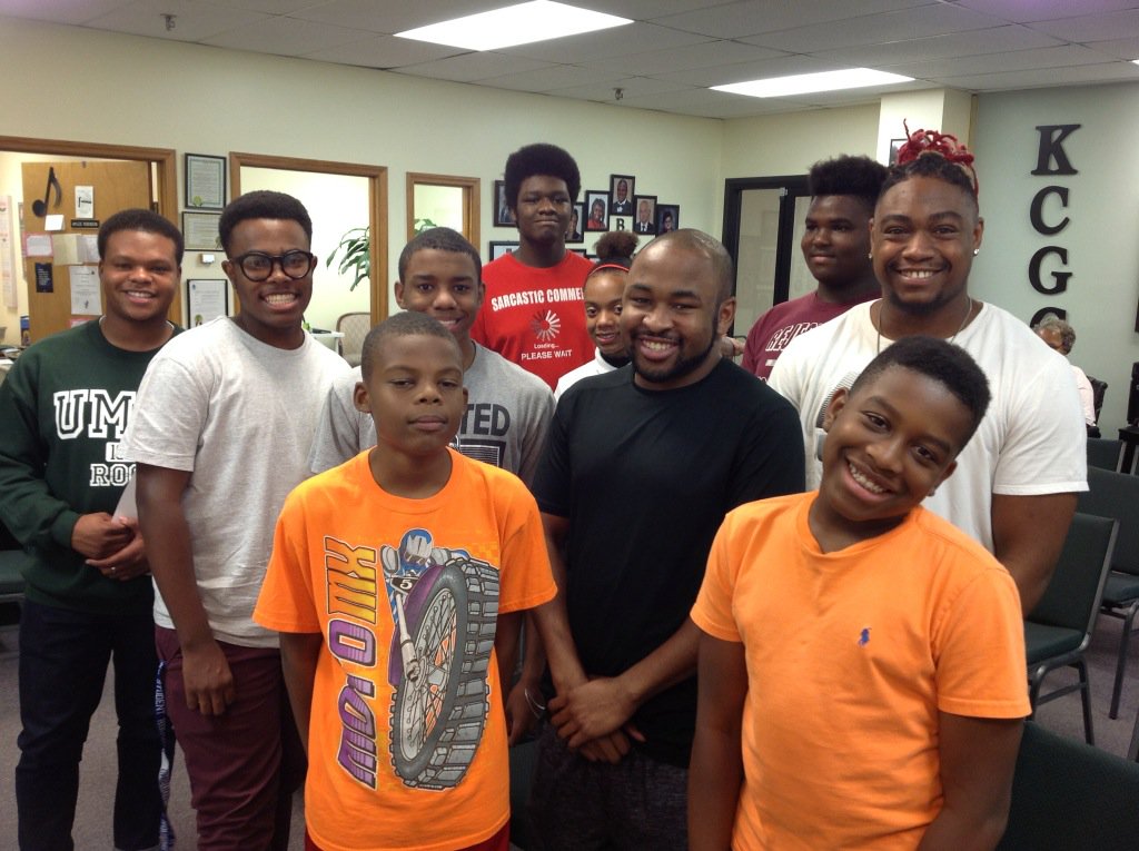 AhLeeR's tweet photo. Boys hanging out KC boys choir with Associates https://t.co/eyrersdFin
