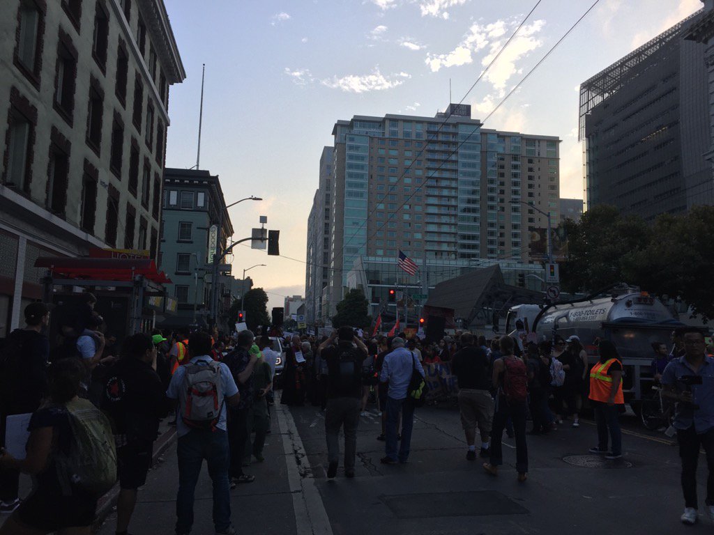 LisaAminABC7's tweet photo. #SFDACA protest is on the move. Marching toward @SFCity_Hall https://t.co/lg4d76AqZS