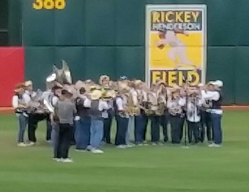 nosoupforgeorge's tweet photo. THE BAND IS OUT ON THE FIELD!!! It's #CalNight #AtTheColiseum!
#CalBandGreat #GoBears #Athletics #RootedInOakland https://t.co/e9huN2UFBR