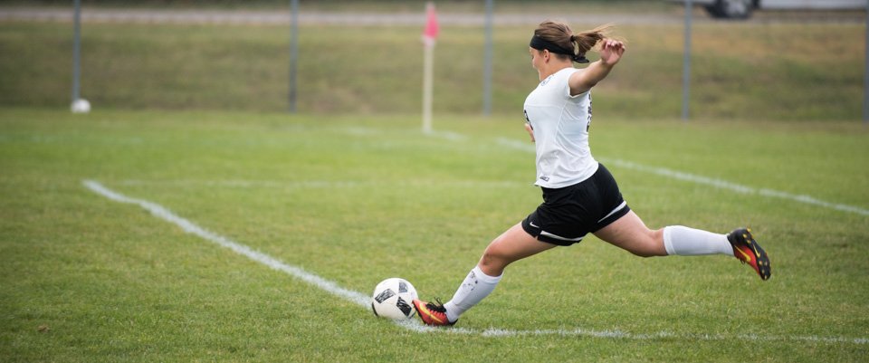 BL_GirlsSoccer's tweet photo. Some of my favorite photos of the #ladyraiders in action. Such great shots that really showcase our #skill! #benlogan #goraiders https://t.co/z05SvKbGy0