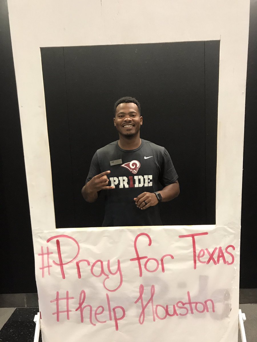OHS_LEADERinYOU's tweet image. Remember OHS students. Let&apos;s raise this money to help the victims in HOUSTON. Let&apos;s make an impact! #PrayforTexas #HelpHouston
