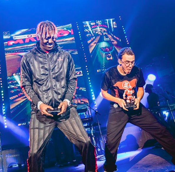 revolttv's tweet image. Submit your #PositiveVibesONLY pics on REVOLT for a chance to win a roundtrip to our #REVOLTMusicConference! bit.ly/2wE0hjL