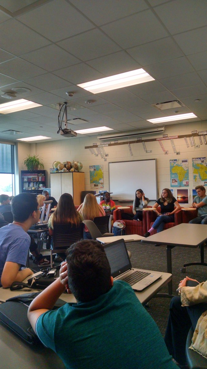 BrianKarolewicz's tweet photo. Student panel sharing experiences and advice with our new Freshman
#firstdayFPS https://t.co/bqlxlCj9DK