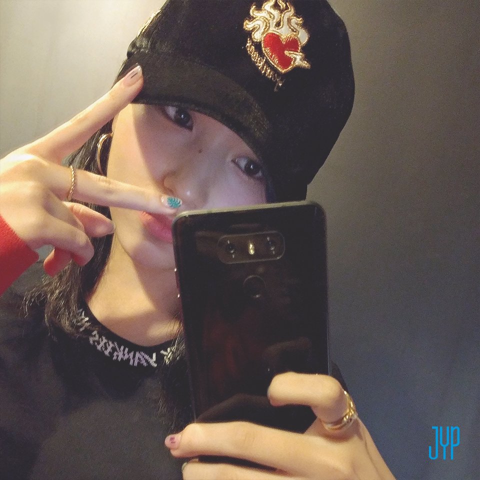 DJAsJAxUEAAf9Ok.jpg:orig