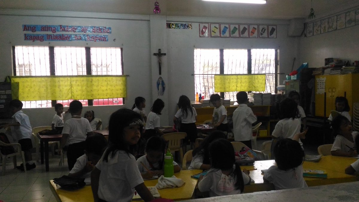 mmariemiranda's tweet image. Act of kindness day 1 😍😍
#ExtensionService Ang gugulo pero ang saya . 😂