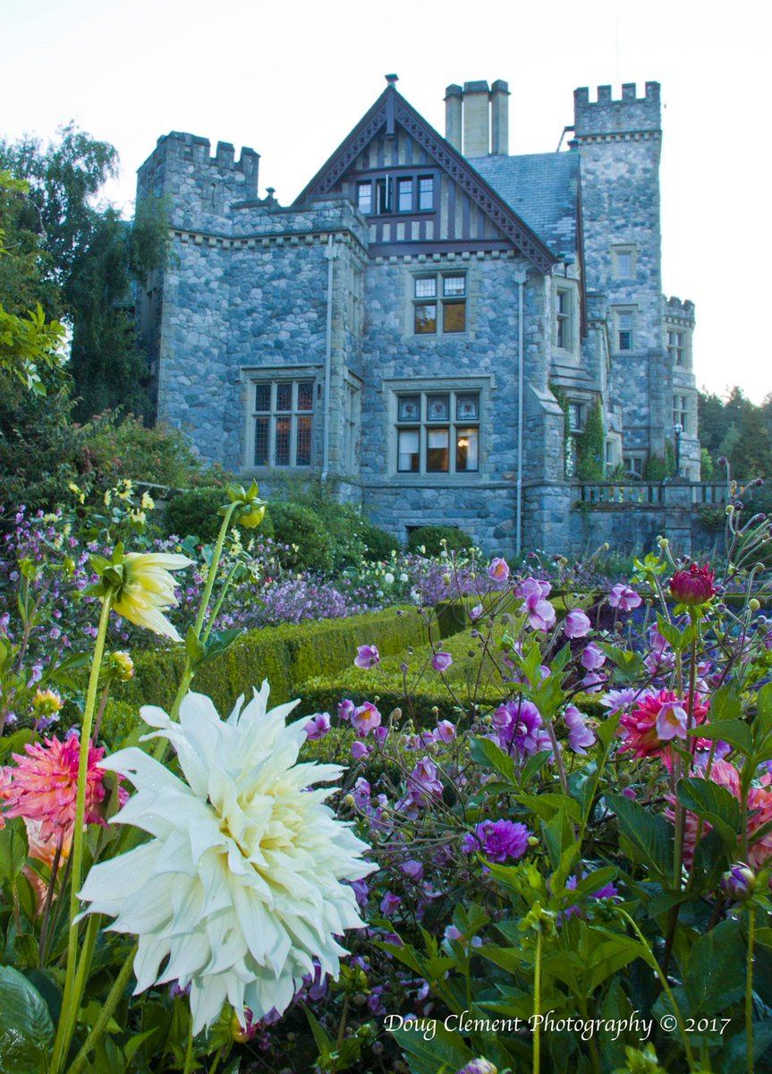 A favourite place to visit for locals and travellers alike, is <a href="/hatleycastle/">Hatley Castle</a> on your list?

📸: Doug Clement 
#ExploreVictoria #TravelTuesday