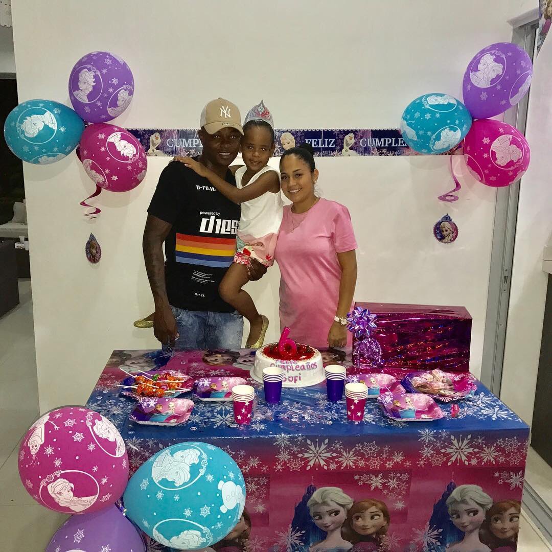 eisner_loboa's tweet photo. 💖Cumple De Mi Bebe Gracias Dios Nuestra Princesita 👸🏽😍👨‍👩‍👧‍👦✨🎁 https://t.co/3NLFxliIew