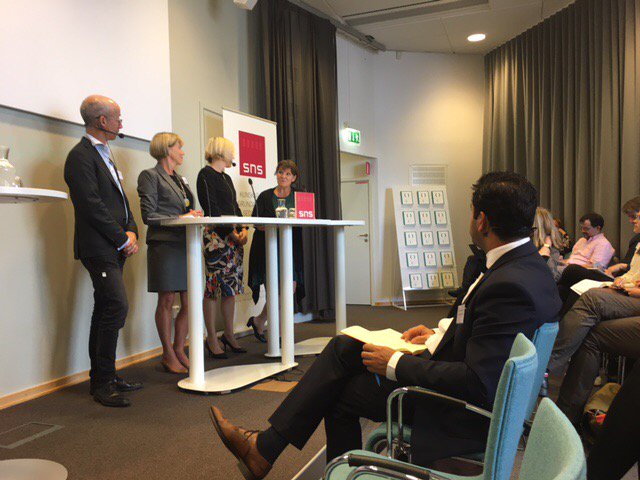 alsoderlund2's tweet photo. Paneldebatt ersättningsmodellens roll inom ÄO. Mer samspel mellan kund, anordnare och myndighet. Då händer något! https://t.co/DKyk8ULzSv