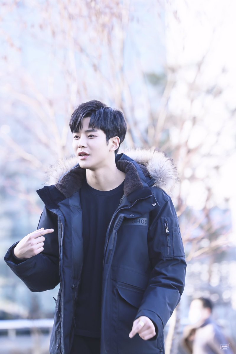 sureimrowoon's tweet photo. ❛Why am I like this? Why is winter cold?❜

ᴸᶤˢᵗᵉᶰ ᶜᵃʳᵉᶠᵘˡˡʸ˒ ᶠᵒʳ ᵉᵃᶜʰ ᶜᵒᶰᶜʰ ˢʰᵉˡˡ ʰᵃˢ ᵃ ˢᵉᶜʳᵉᵗ; ᵃ ˢᵗᵒʳʸ ᵗᵒ ᵗᵉˡˡ⛄ 
               
      ❲❄❳ https://t.co/iQP006GJrs