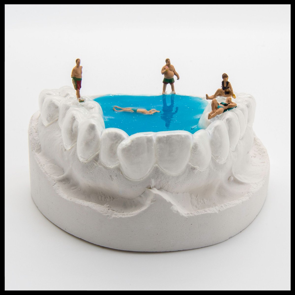 castletondental's tweet photo. Dive in, call 01252 715576 #castletondental #dentist #cosmeticdentistry #smiles #orthodontics #peterjohnston #mattgolightly #teethwhitening https://t.co/zNeiSI6uRi