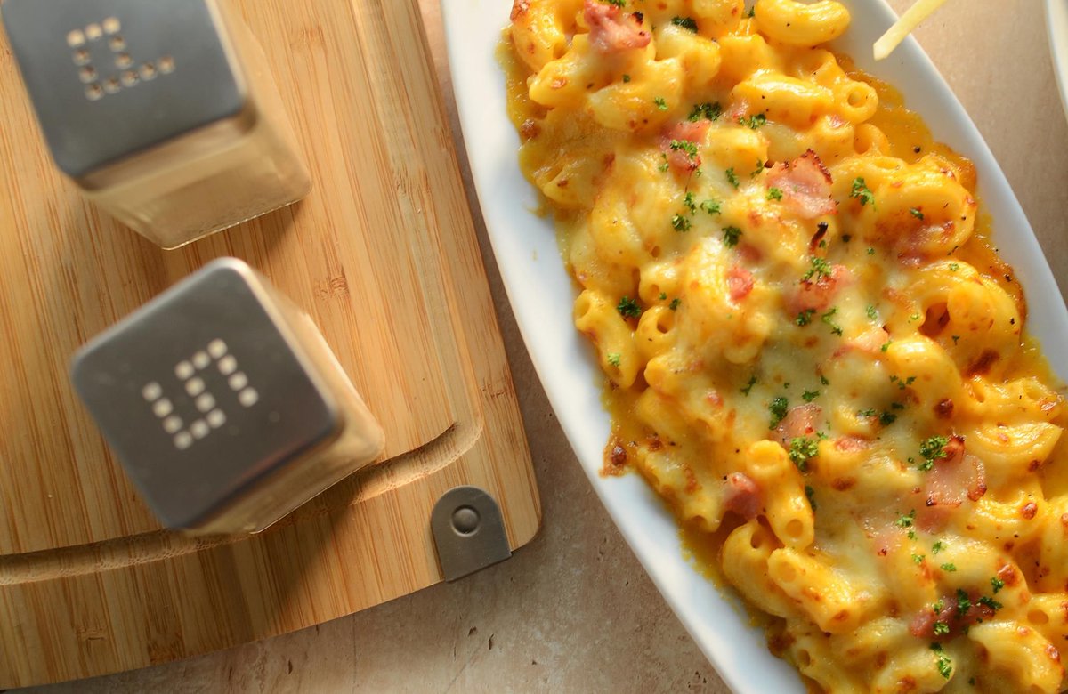 Save22ph's tweet image. Try The Mac &amp;amp; Cheese Platter For Only P299 Available at Figaro Coffee - bit.ly/2w175V8
