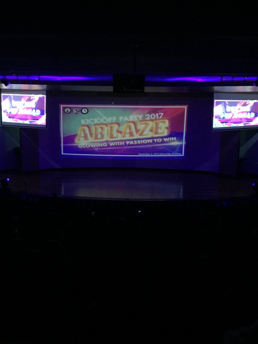 USTJHS_AC's tweet photo. Now Happening: The USTJHS Pep Squad is now performing the UST cheers. #ABLAZE2017 ๐ฏ๐ฏ https://t.co/Rb7jxDBfeT