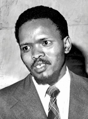 BikoFoundation's tweet photo. #TodayInHistory - 1977: Steve Biko sustained massive brain haemorrhage resulting from brain injury. He was beaten severely by 5 policemen. https://t.co/Lna9qagVix