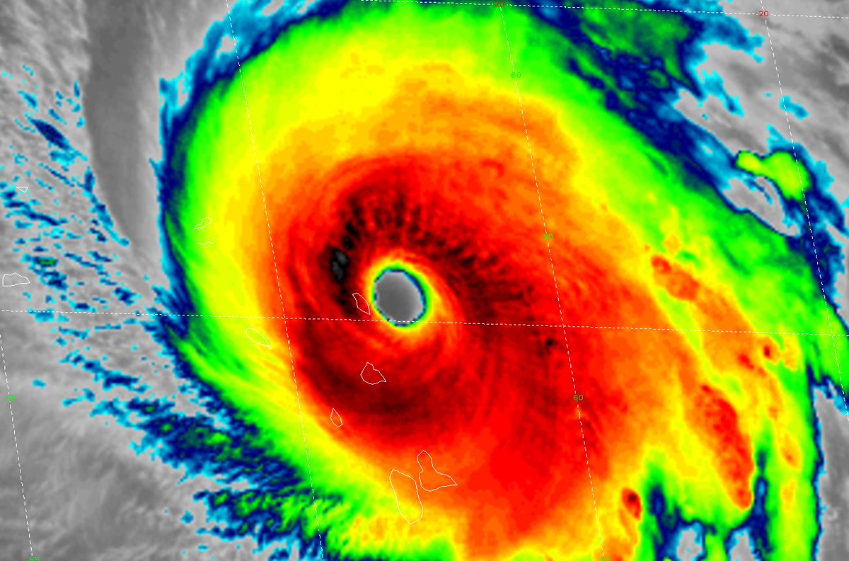 Weerplaza's tweet photo. Live-blog staat open #Irma https://t.co/l1TwRIkrIY https://t.co/k1JVTeqBrB