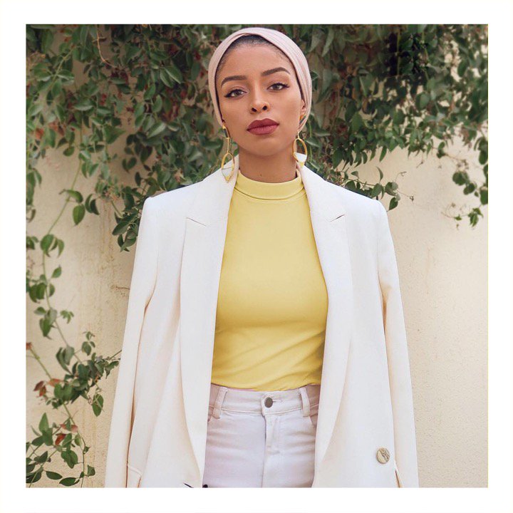 themodist's tweet photo. TRAILBLAZING: #ModestRoute founder #SaufeeyaGoodson, aka #Feeeya, knows the power of a well cut jacket. Shop now https://t.co/6ayTAXh5Xi https://t.co/lOqO5VtHlQ