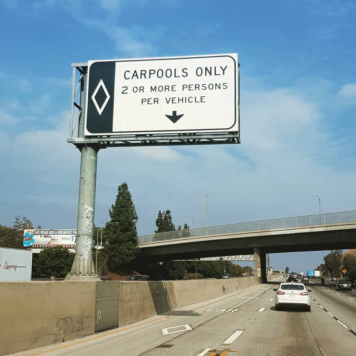 STiphaneaux's tweet photo. Les bonnes idées à importer #carpool #carpoolsonly #CarShare #ecology #planetsave #environment #USA #goodconcepts https://t.co/LKZF0pUgTC