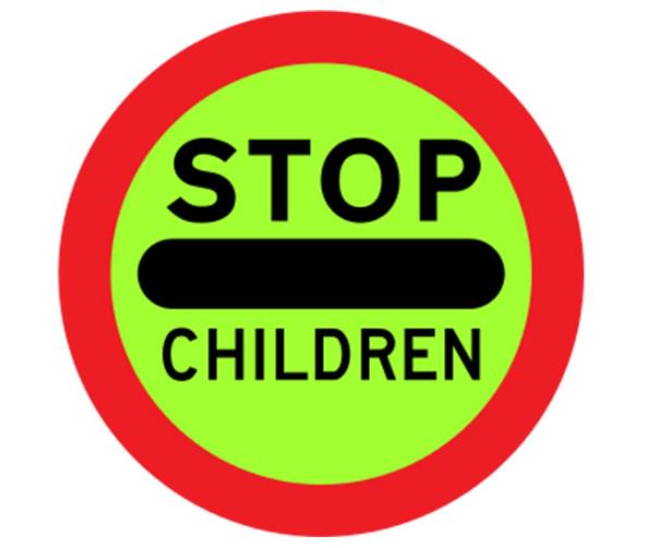 MerPolWallasey's tweet photo. You MUST stop when a school crossing patrol shows a ‘Stop for children’ sign. #HighwayCodeGB #RoadSafety #Think! #BackToSchool https://t.co/BOjrvoGusn