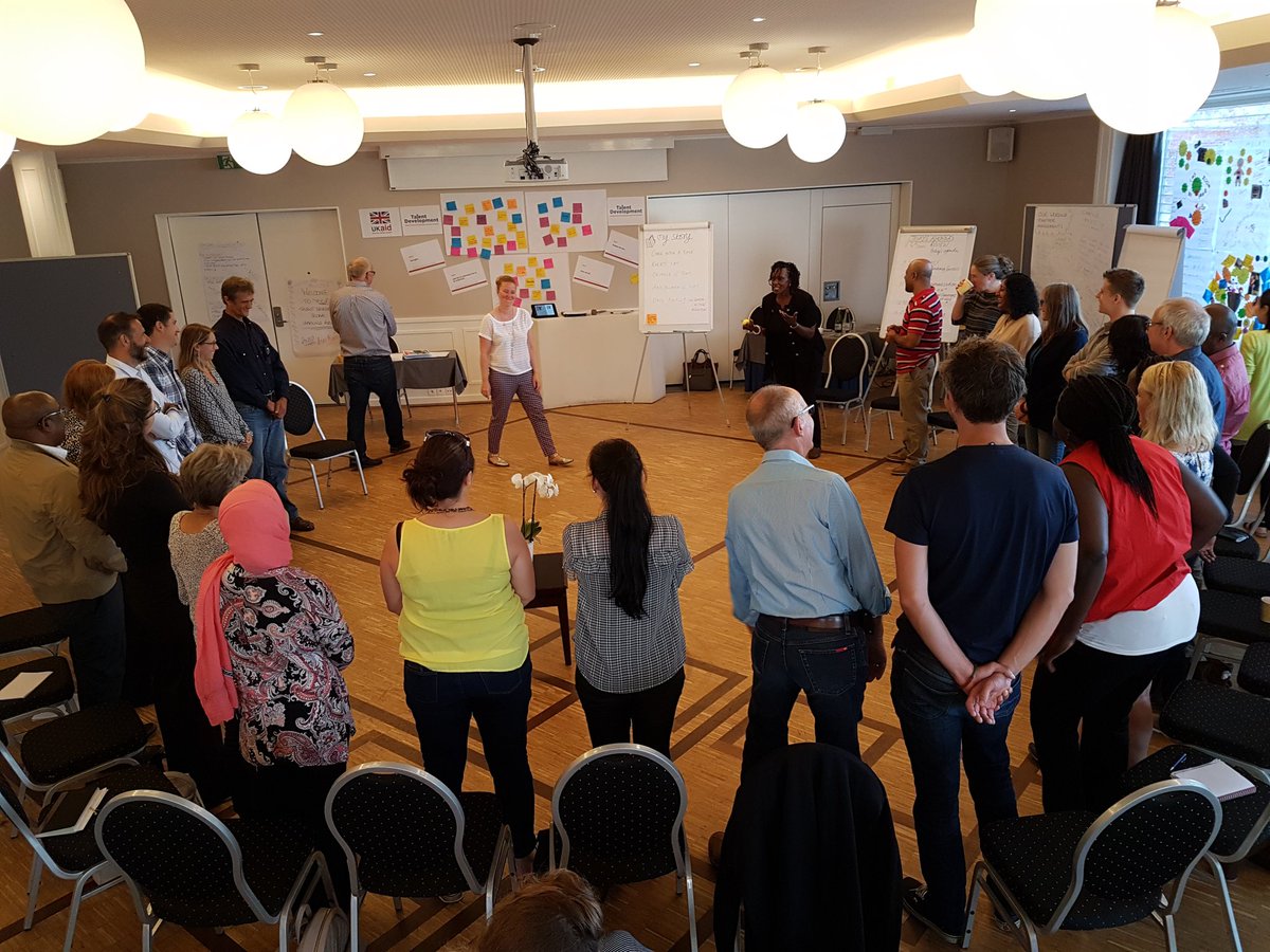 oxfamgbpolicy's tweet photo. Getting stuck in on Day 3 of #glf2017 Fun energizer #storytelling exercise 🖒 @DEPPLearning @StartNetwork @CDACN #Talentdevpt #DEPPLearning https://t.co/iwce5njgYj