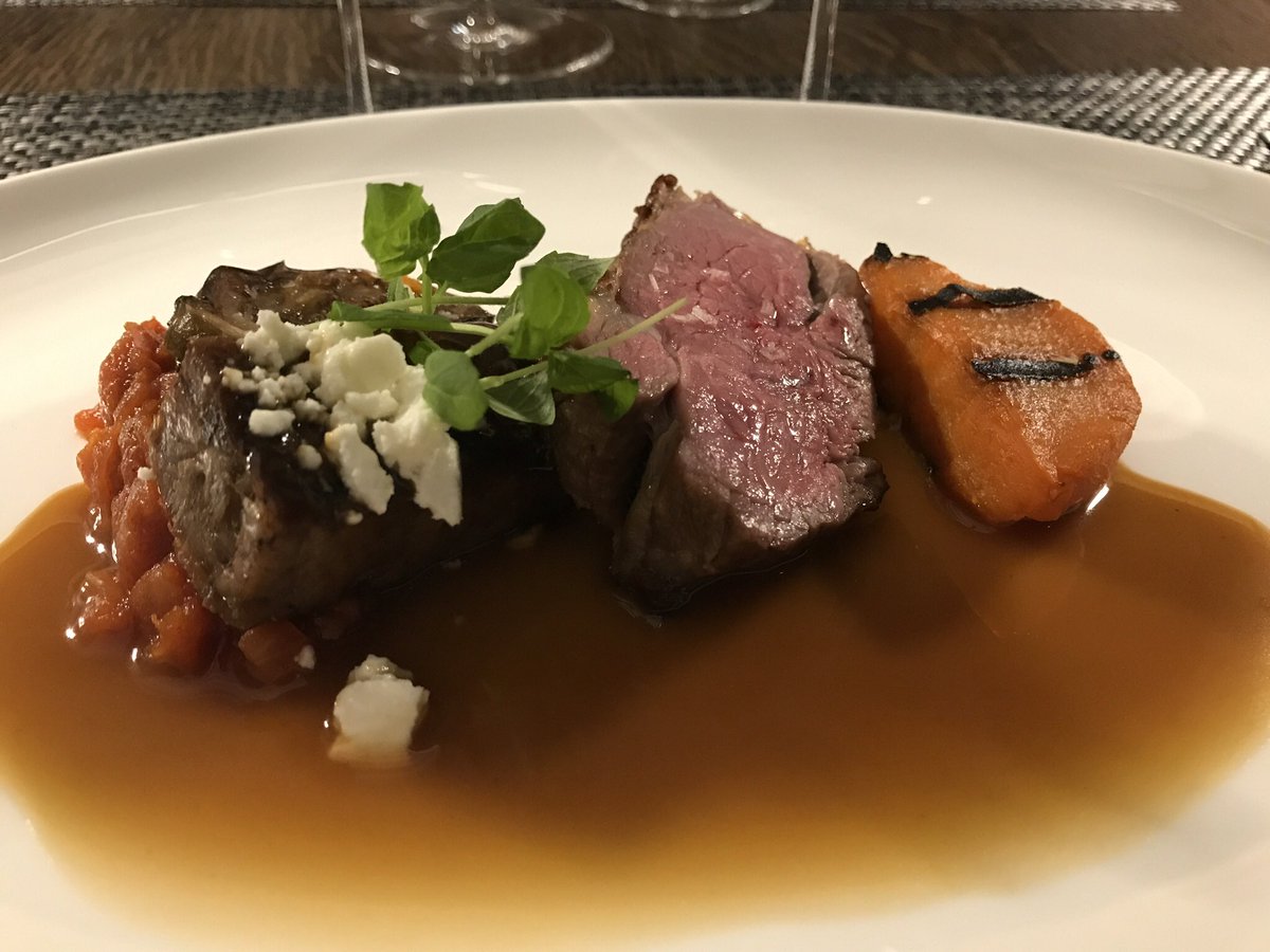 Jeanpitt123's tweet photo. Wonderful birthday meal @MereRestaurant with a lovely touch of @MGaletti01 popping to the table. #greatfood #fabulous setting https://t.co/eM1zKdW1R7