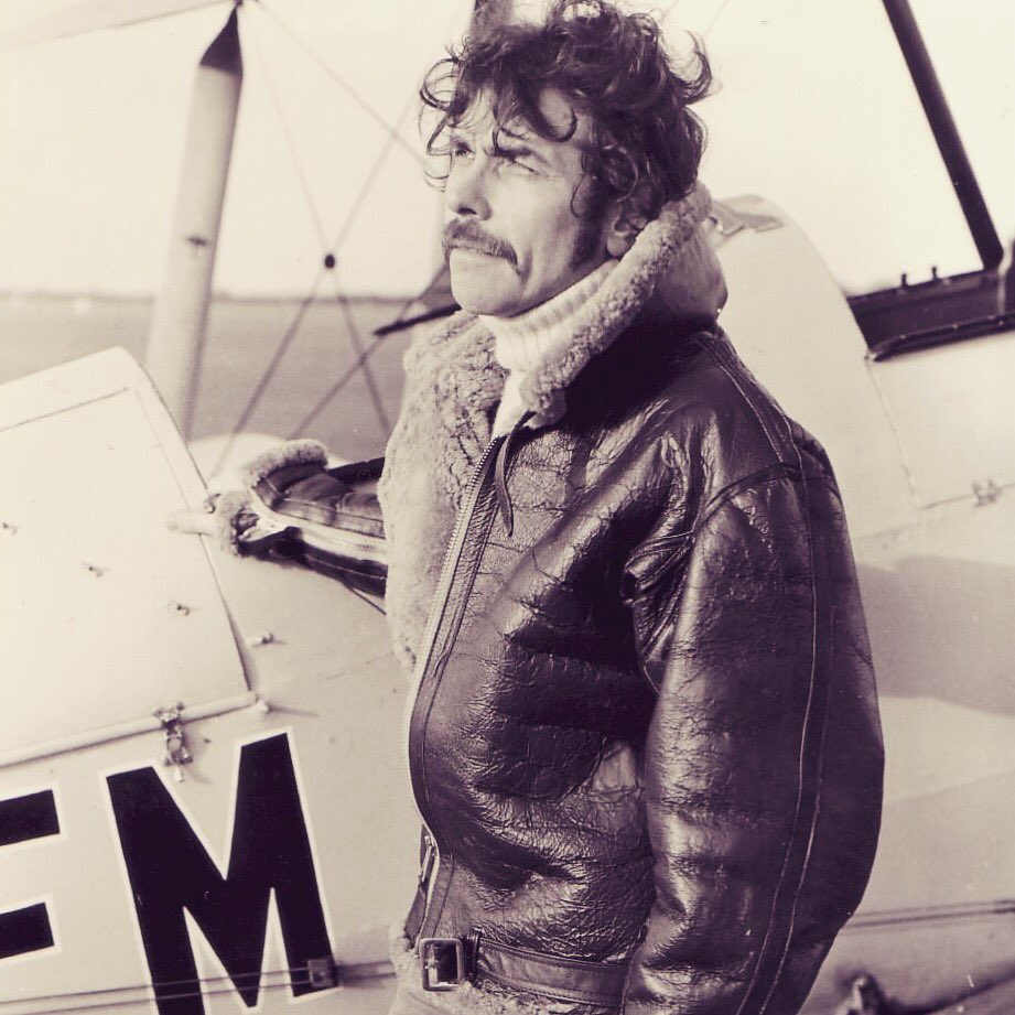 IrvinJackets's tweet image. Here's our founder, Simon Green, modelling our original #Irvin #flyingjacket     #shop it now straight from our bio. #Aviation #sheepskin