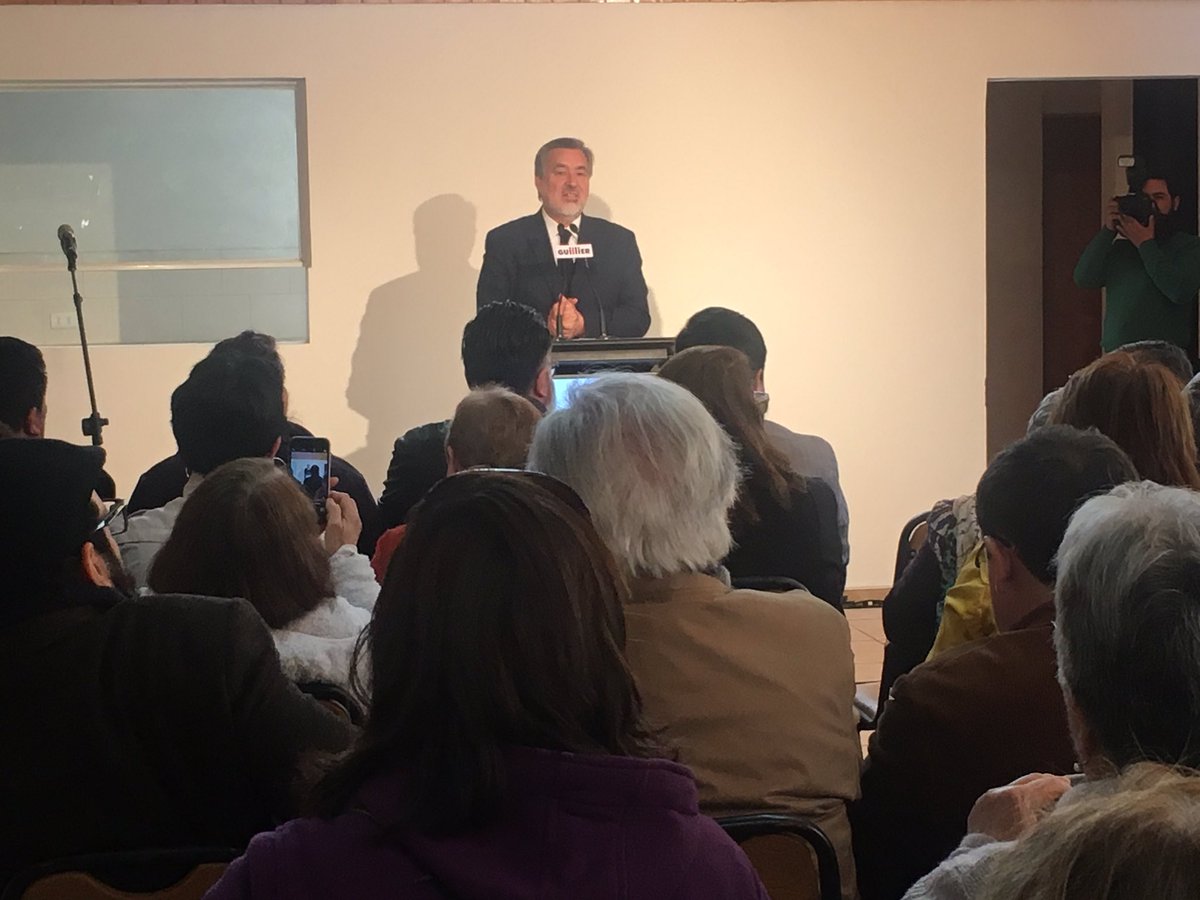 SadiMelo's tweet photo. .@guillier en #ElBosque presentando su programa para mejorar la Atención en la Salud Primaria #PresidentedelaGente https://t.co/ileCU1Rm3n