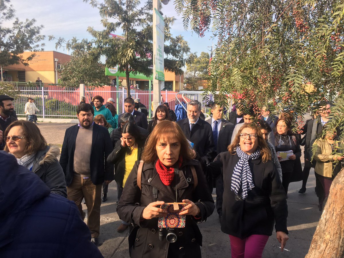 SadiMelo's tweet photo. .@guillier en #ElBosque presentando su programa para mejorar la Atención en la Salud Primaria #PresidentedelaGente https://t.co/ileCU1Rm3n