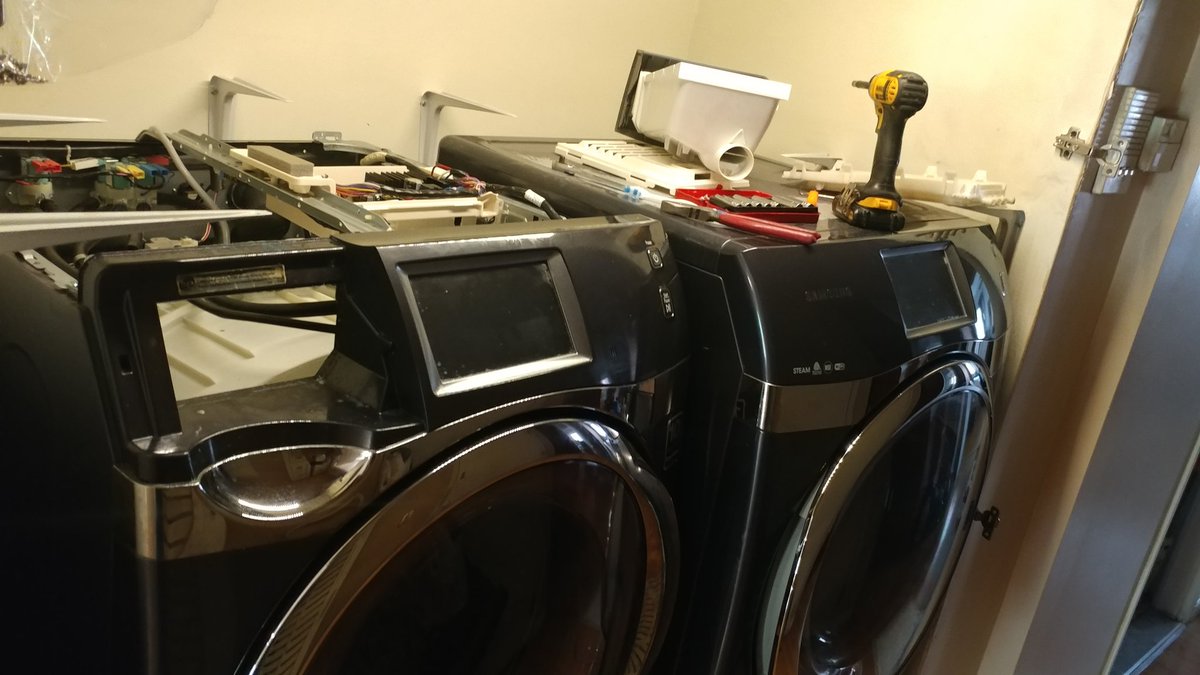 loislane1792's tweet image. Just three years old and washing machine dies and no help with Samsung. 😠😠😠😠😠 #samsungmachine #washmachine #samsunghelp #thissuck