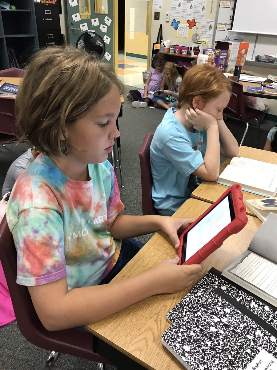mrjlofread15's tweet photo. Students are engaged in traditional and technology with this novel #EMSreads #gfgators #EMS2017 https://t.co/JIwaAyvYDs