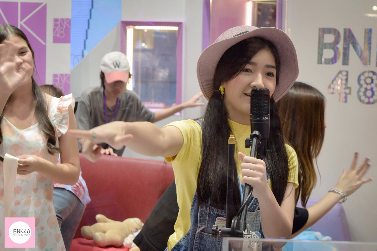 nariro_488's tweet photo. ลูกพี่กับคำสั่งไปเล่นตรงน��้นนะ(ฮา)

#JennisBNK48 #bnk48 

สามารถติดตามภาพได้อีกที่ : https://t.co/3aNtgMA8gP https://t.co/90xEu4XCKZ