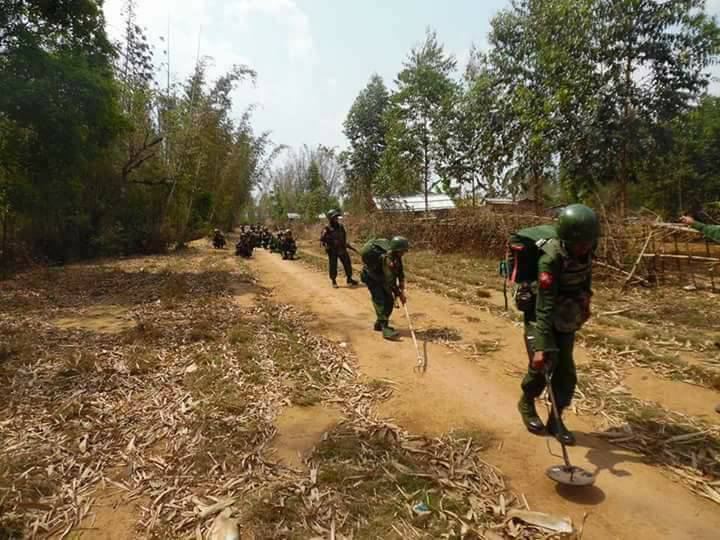 Tatmadaw in searching and defusing land mine planted by #Bengali Muslim Terrorist
N Maungdaw
#StopTerroristAttack!