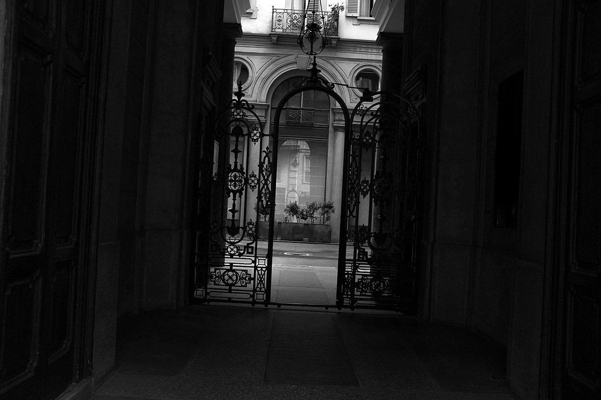 leobellandi's tweet photo. #blackandwhitephotography #milano #viavolta #fotografie https://t.co/njdMd0bqb1