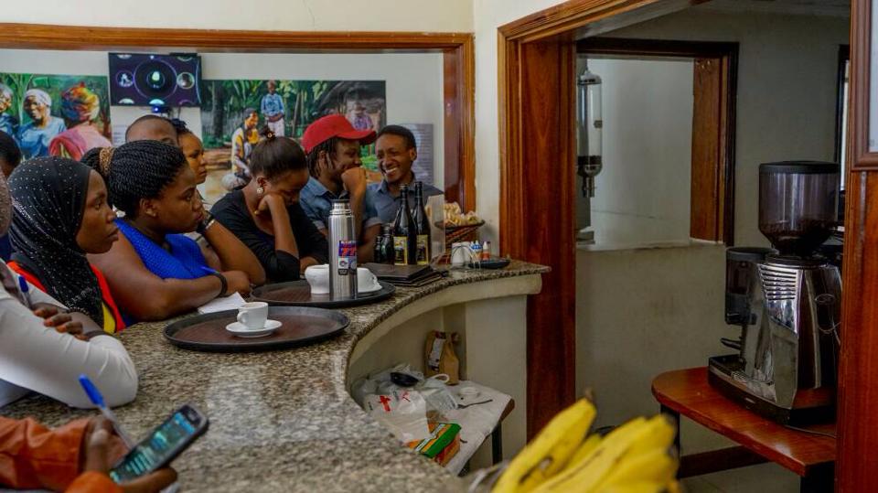 yaliuganda's tweet photo. This was launched yesterday through a Barista training #Coffee #Entrepreneur #FellowsAtWorkUg #Inthetrail @YALINetwork @usmissionuganda https://t.co/WvcoA66MpP