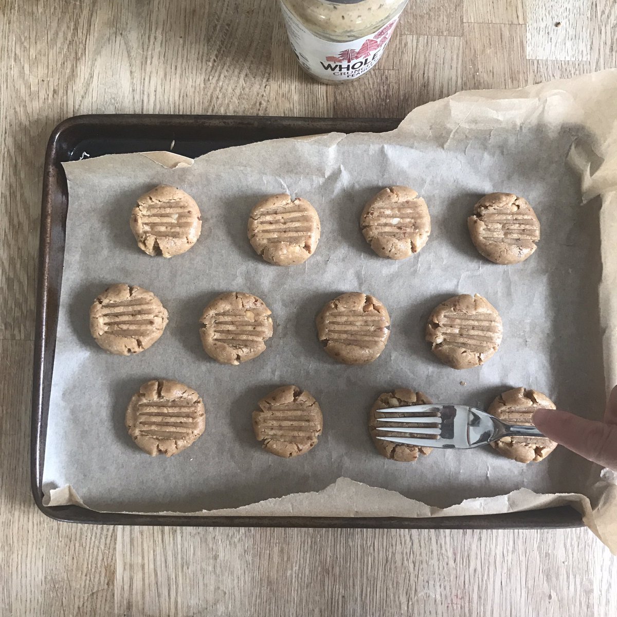 WentMichelle's tweet photo. Baking afternoon inspired by #biscuitweek #GBBO 🍪This #peanutbutter shortbread 🥜 @HemsleyHemsley @SainsburysMag @wholeearthfoods is AMAZING! https://t.co/Dm7HD0ACNy