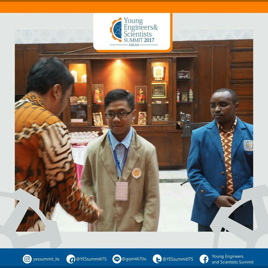 YESsummitITS's tweet photo. [ DAY ONE ]

Tonight was amazing!!

Welcome to Surabaya, our lovely participants! 

Stay tune for our more daily report!

#YESSummit2017 https://t.co/UlhQsZ6Idv