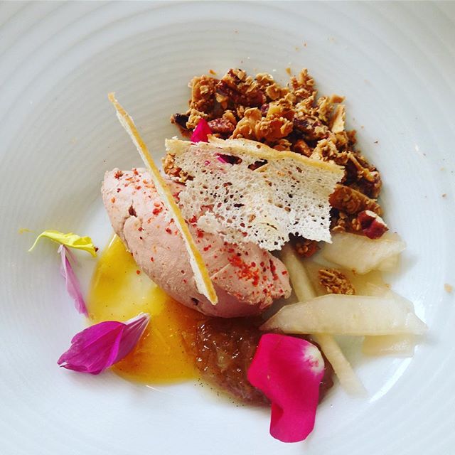KnightsbridgeRG's tweet photo. Chicken Liver Mousse with Toasted Brioche, Maple Pecan Granola, Pickled Watermelon Rind, and Peach Jam @TheOvalRoomDC https://t.co/LdLF6tsQGP