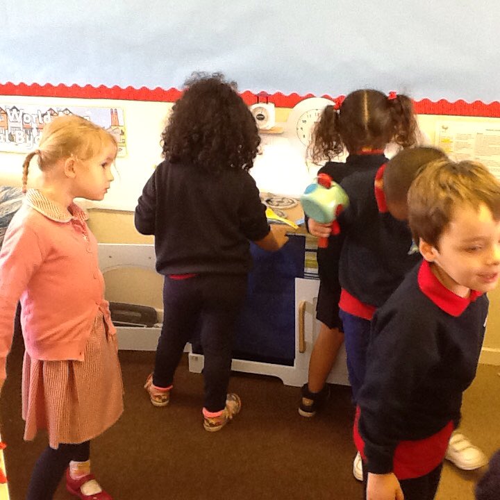 Hendrefoilan's tweet photo. Reception are enjoying settling in to their new class.
#hprec https://t.co/HRxKETlIJC