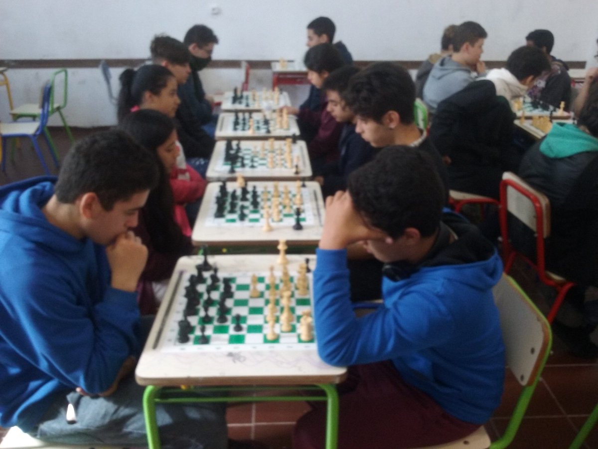 benitezmig's tweet photo. Torneo de #ajedrez interliceal con #liceo19, 37, 45 y 58 @AjedrezConvive #LabTeD 20 alumnos participando, jugando, divirtiendose, pensando. https://t.co/IGPIUDlsgq