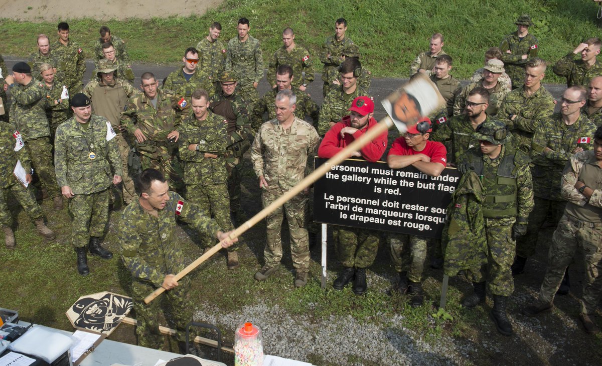 Armeecanadienne's tweet photo. Les participants ont participé à une pratique contrôlée pour le #fusil de service, le 5 septembre 2017, #CTALFAC https://t.co/aI9zO037R3 https://t.co/xeCjdKSyJA